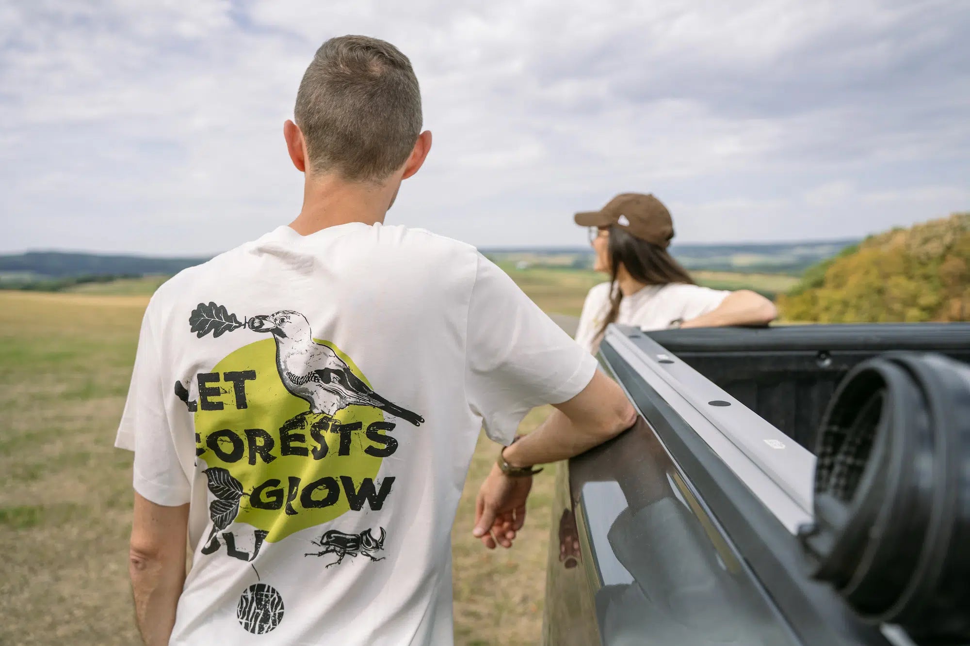 T-Shirt "LET FORESTS GROW OLD"